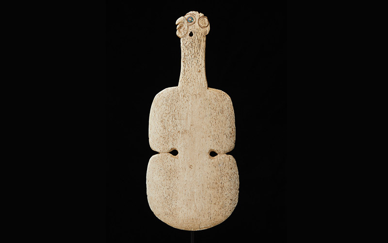 Whalebone Kotiate with Paua shell insert - Late 18th Century